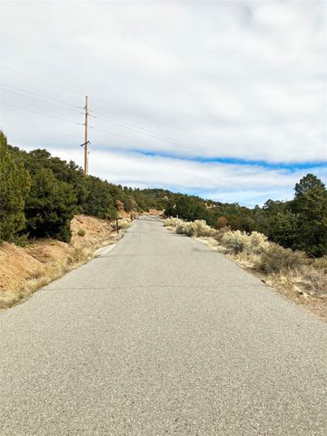 205 Double Arrow A, Santa Fe, NM 87505