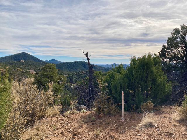 205 Double Arrow A, Santa Fe, NM 87505