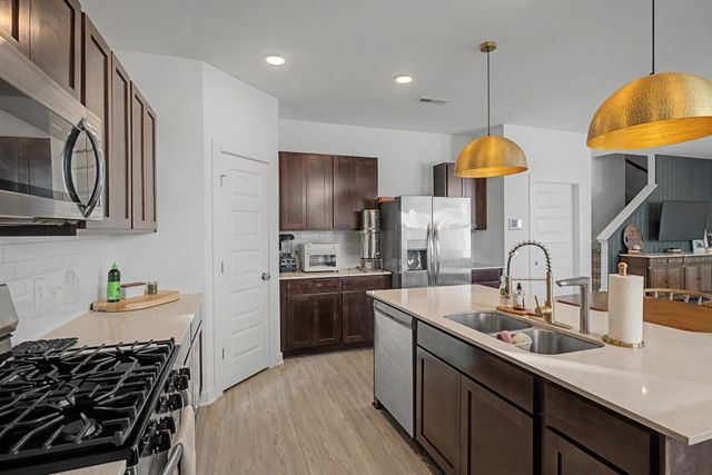 3063 Oscar Dr, White House, TN 37188