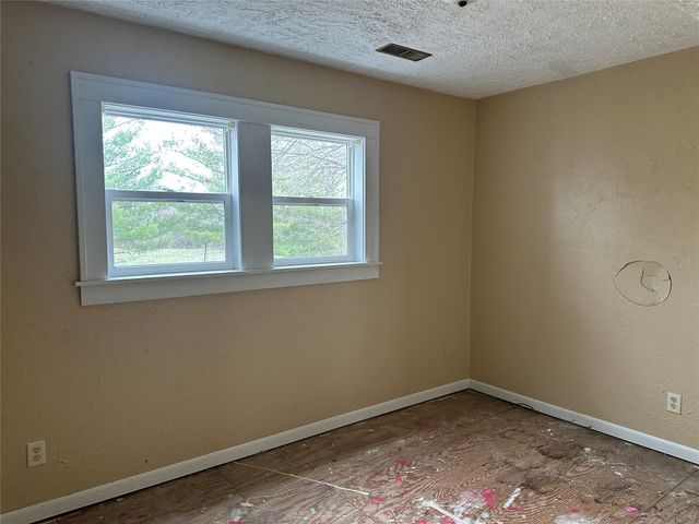 718 W 8th Street N, Newton, IA 50208