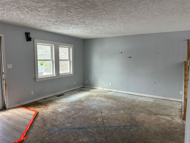 718 W 8th Street N, Newton, IA 50208