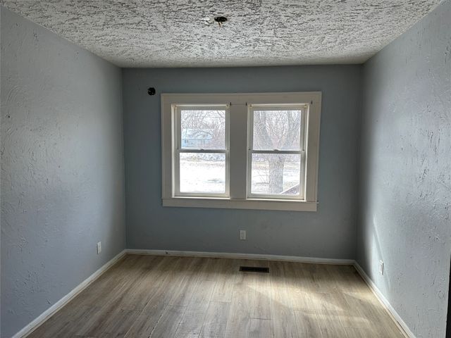 718 W 8th Street N, Newton, IA 50208