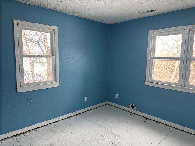 718 W 8th Street N, Newton, IA 50208