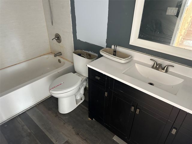 718 W 8th Street N, Newton, IA 50208