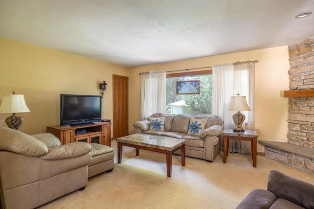 6021 N ROSEWOOD DRIVE, Appleton, WI 54913