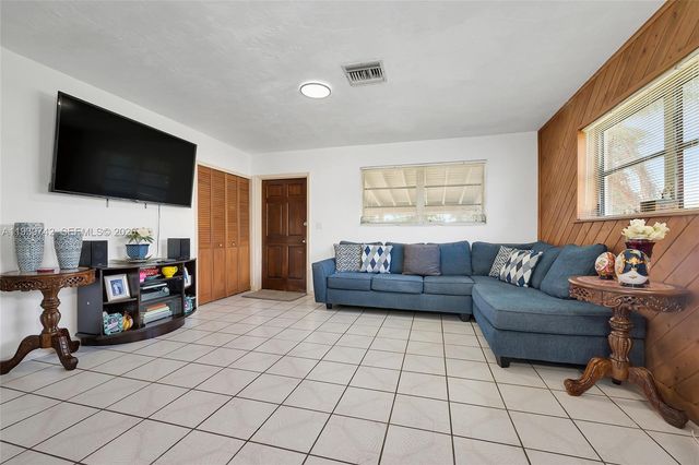 11431 SW 193rd Ter, Miami, FL 33157