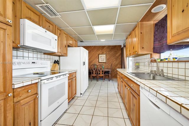 11431 SW 193rd Ter, Miami, FL 33157