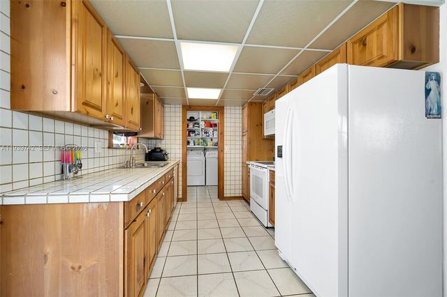 11431 SW 193rd Ter, Miami, FL 33157