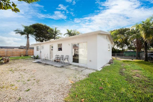 11431 SW 193rd Ter, Miami, FL 33157