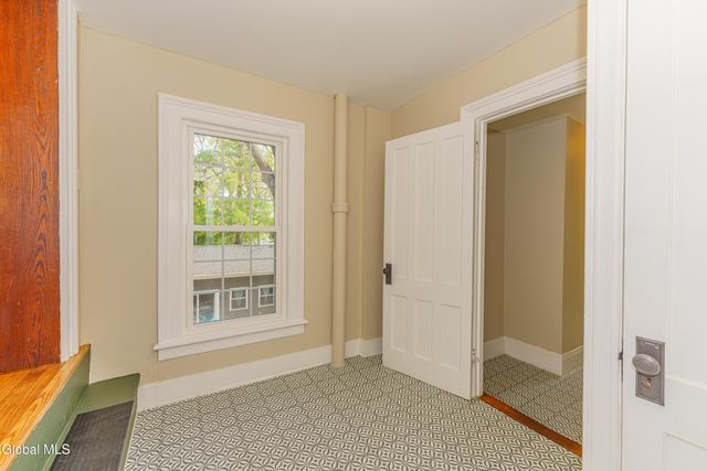 198 9th Street, Troy, NY 12180