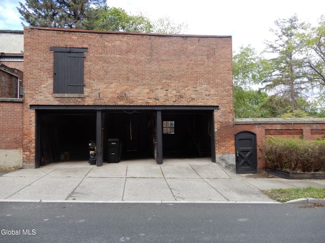 198 9th Street, Troy, NY 12180