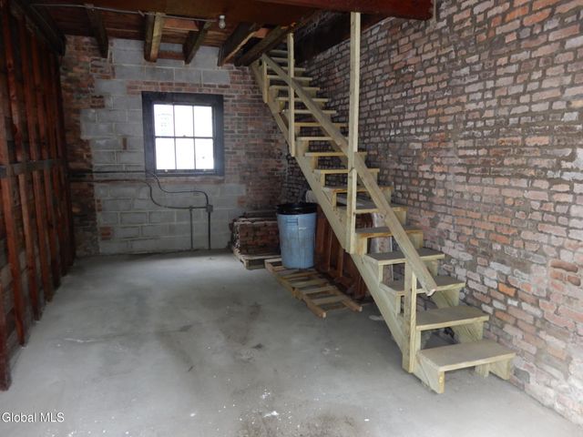 198 9th Street, Troy, NY 12180