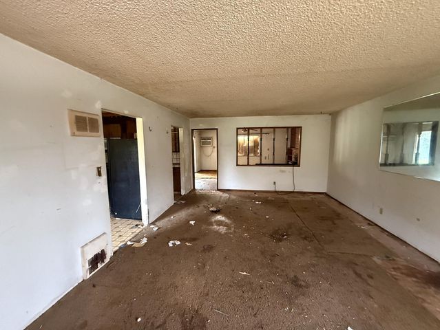 218 N Eucalyptus Ave, Waterford, CA 95386