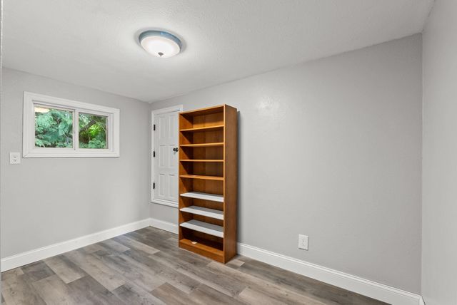 11715 N Honeymoon Bay Rd, Newman Lake, WA 99025