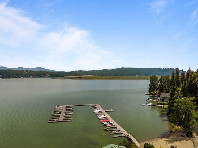 11715 N Honeymoon Bay Rd, Newman Lake, WA 99025