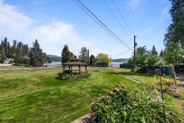 11715 N Honeymoon Bay Rd, Newman Lake, WA 99025