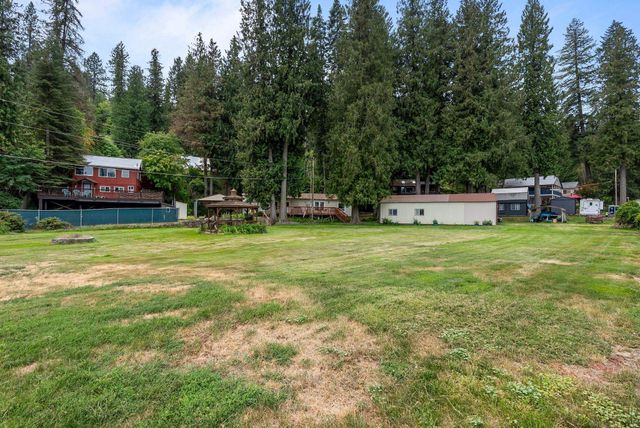 11715 N Honeymoon Bay Rd, Newman Lake, WA 99025