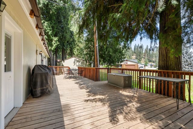 11715 N Honeymoon Bay Rd, Newman Lake, WA 99025