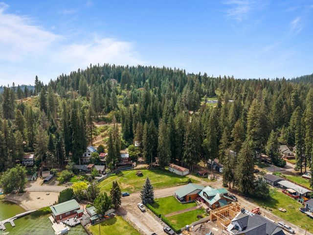11715 N Honeymoon Bay Rd, Newman Lake, WA 99025