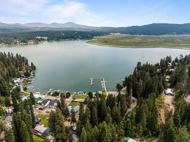 11715 N Honeymoon Bay Rd, Newman Lake, WA 99025