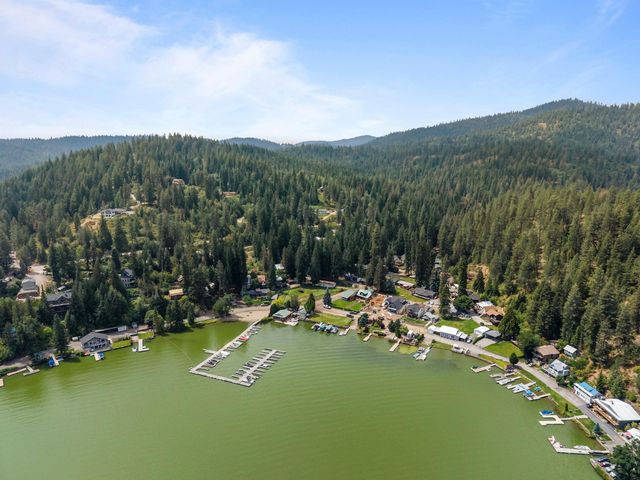 11715 N Honeymoon Bay Rd, Newman Lake, WA 99025