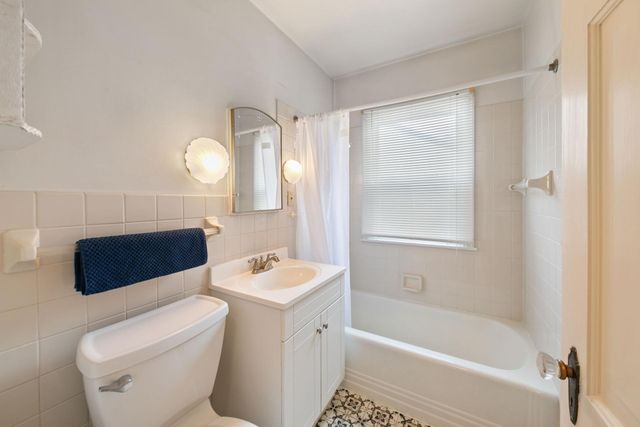 1368 Hartford Avenue, Saint Paul, MN 55116