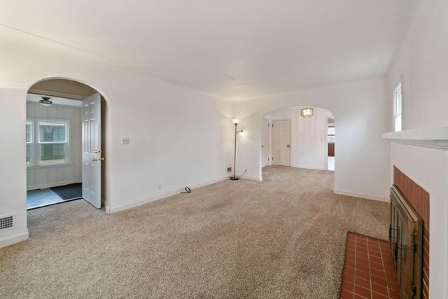 1368 Hartford Avenue, Saint Paul, MN 55116