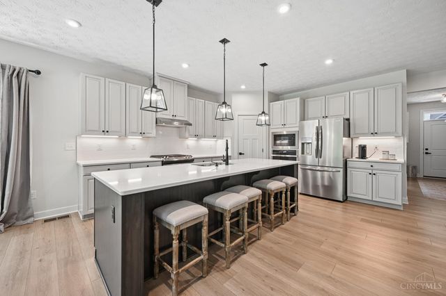 438 Pleasant Ridge Drive, Lebanon, OH 45036