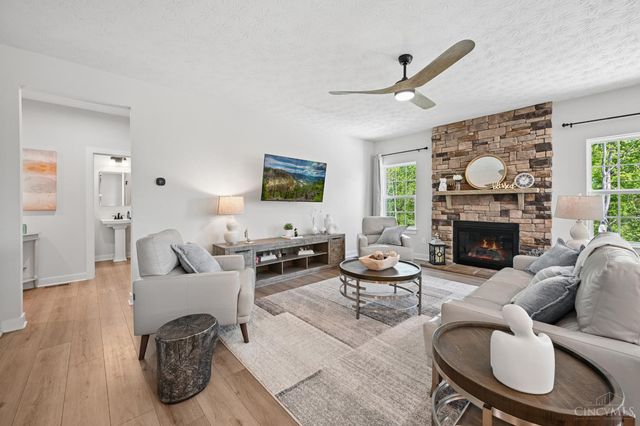 438 Pleasant Ridge Drive, Lebanon, OH 45036