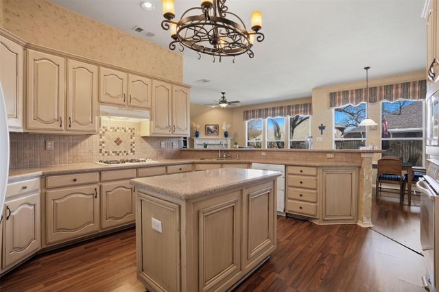 2609 Westwind Drive, Corinth, TX 76210