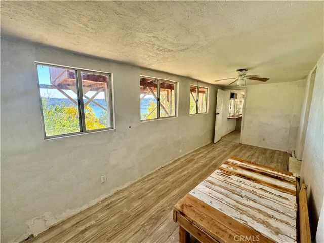 11633 Lakeview Drive, Clearlake Oaks, CA 95423