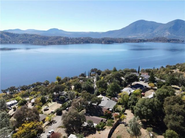 11633 Lakeview Drive, Clearlake Oaks, CA 95423