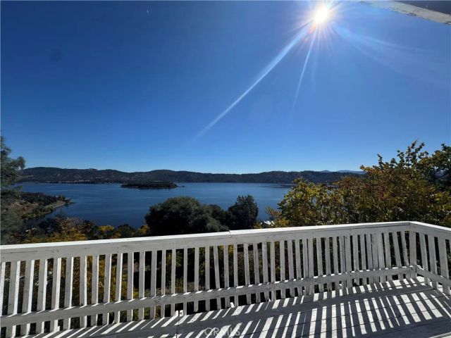 11633 Lakeview Drive, Clearlake Oaks, CA 95423
