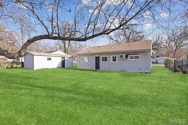 11893 Bridgevale Avenue, St Louis, MO 63138