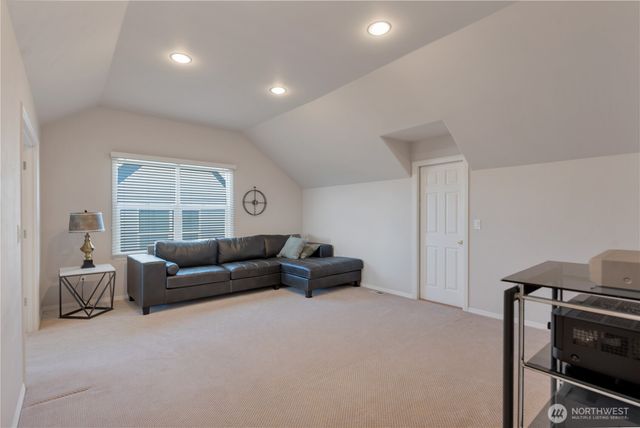 3402 42nd Avenue NE, Tacoma, WA 98422
