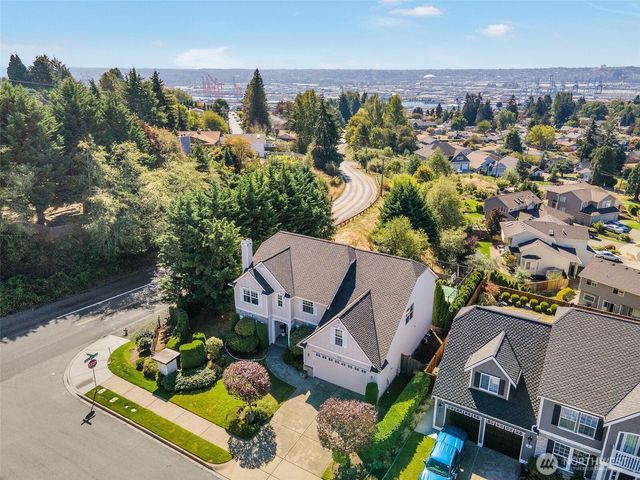 3402 42nd Avenue NE, Tacoma, WA 98422