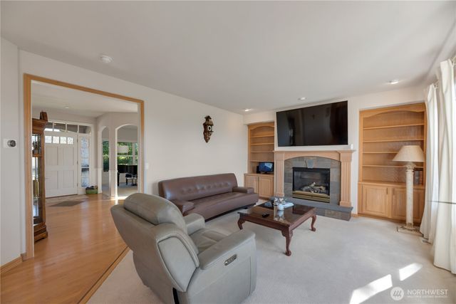 3402 42nd Avenue NE, Tacoma, WA 98422
