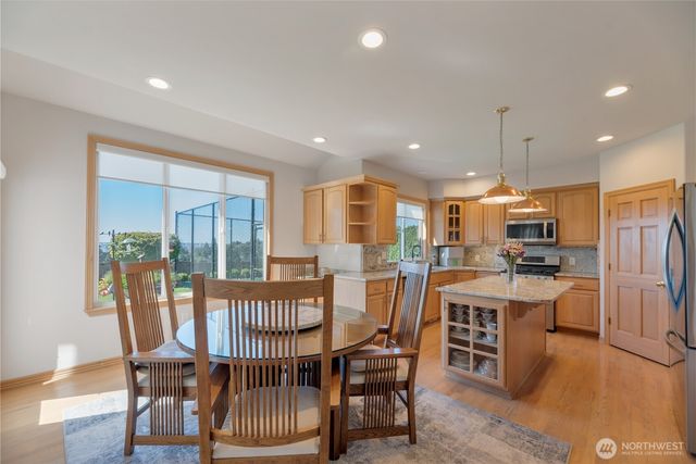 3402 42nd Avenue NE, Tacoma, WA 98422