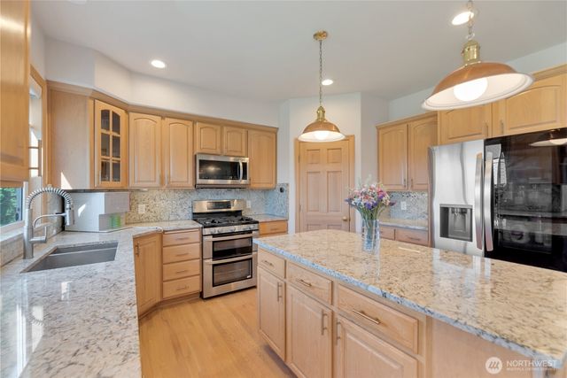 3402 42nd Avenue NE, Tacoma, WA 98422