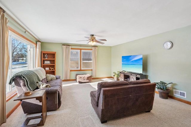 203 South Street, Juneau, WI 53039