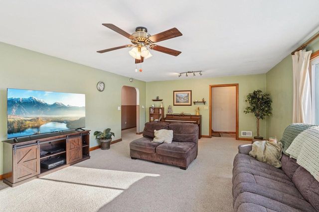 203 South Street, Juneau, WI 53039