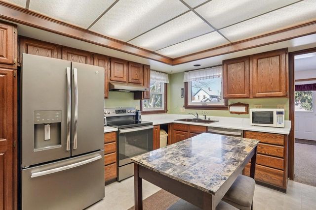 203 South Street, Juneau, WI 53039