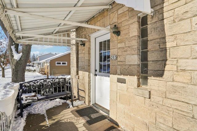 203 South Street, Juneau, WI 53039