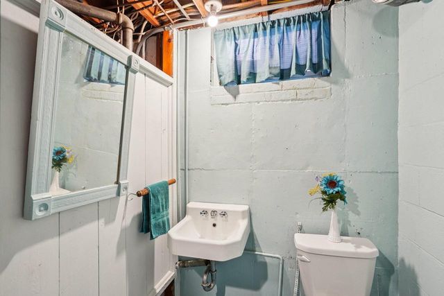 203 South Street, Juneau, WI 53039