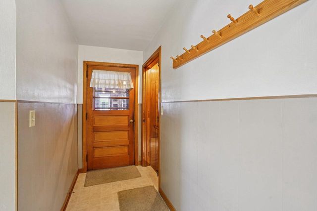 203 South Street, Juneau, WI 53039