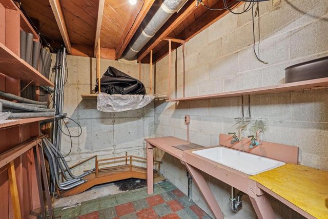 203 South Street, Juneau, WI 53039