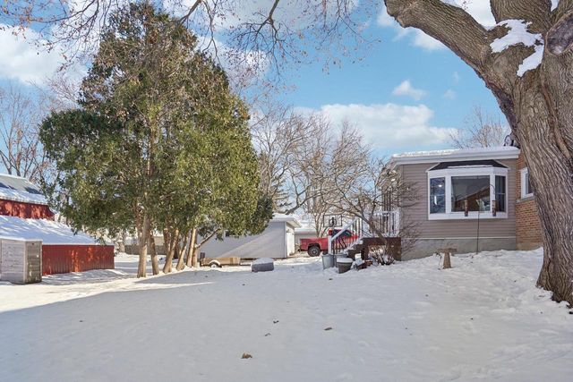 203 South Street, Juneau, WI 53039