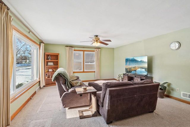 203 South Street, Juneau, WI 53039