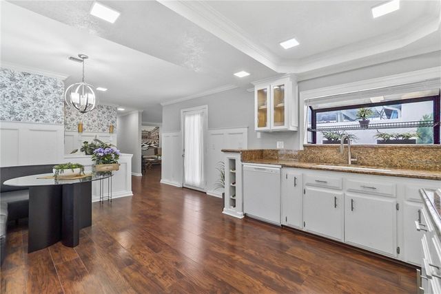 10978 Buckingham Way, Montclair, CA 91763