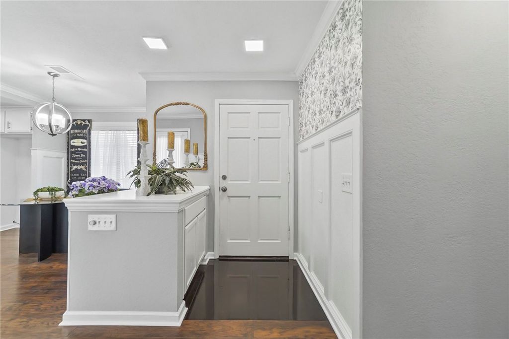 10978 Buckingham Way, Montclair, CA 91763